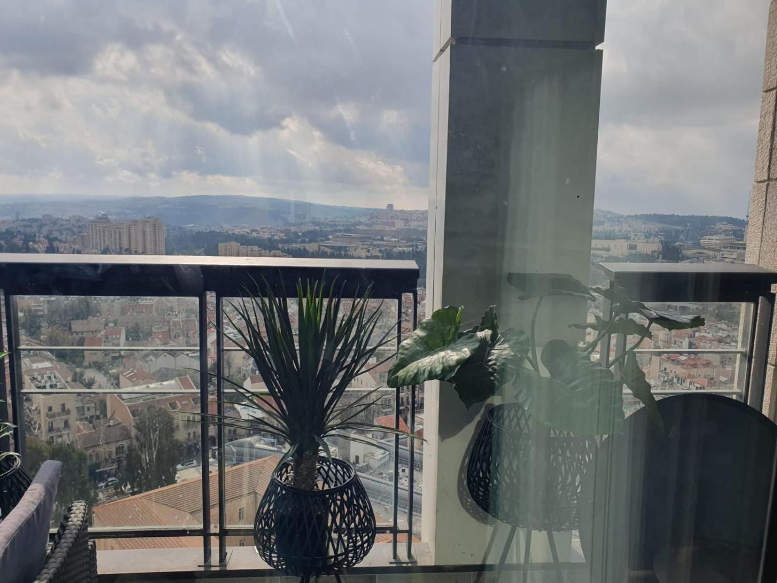 Jtower Royal Suites - Alefimmoed Jerusalem Exteriör bild