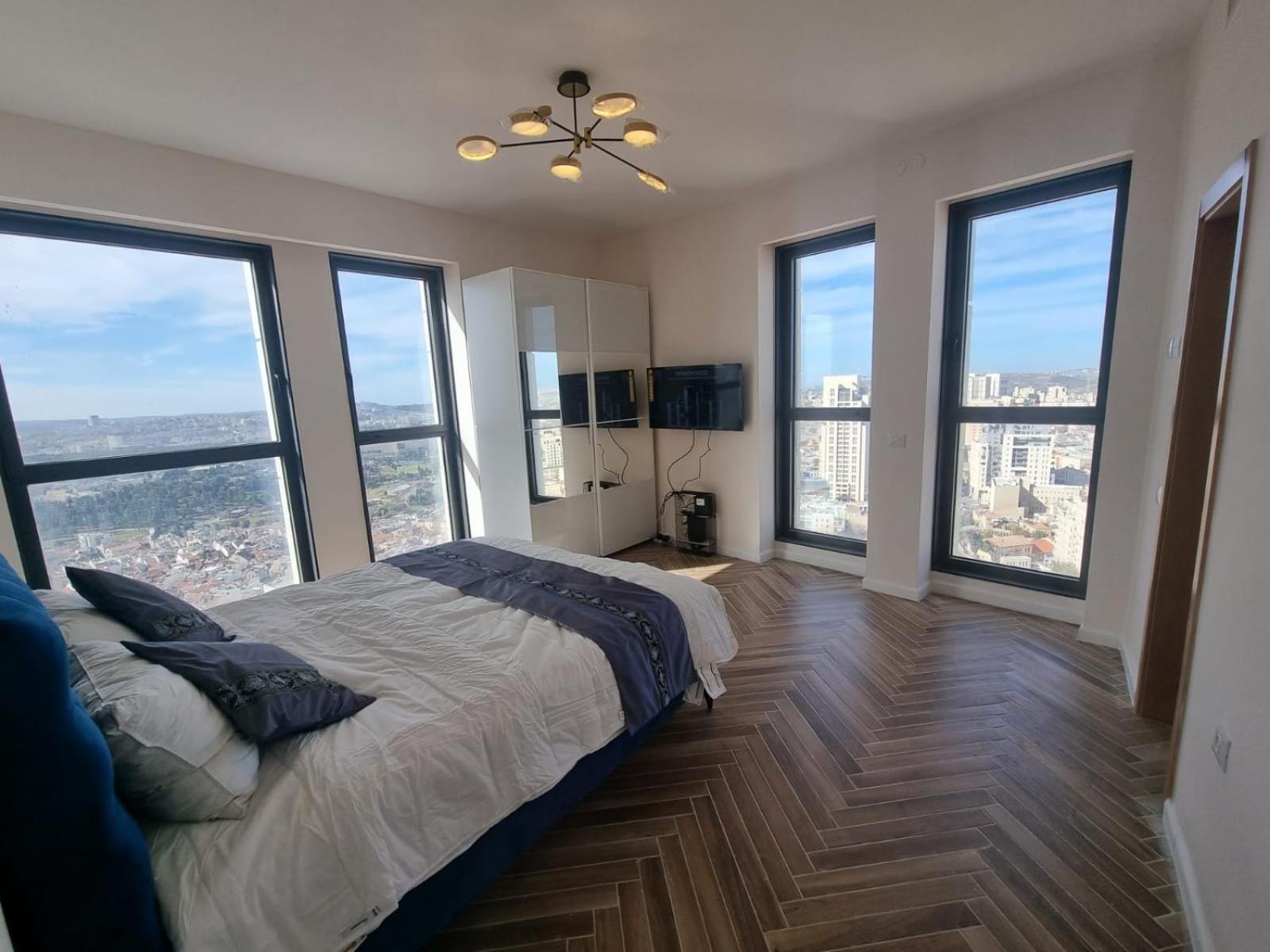 Jtower Royal Suites - Alefimmoed Jerusalem Exteriör bild