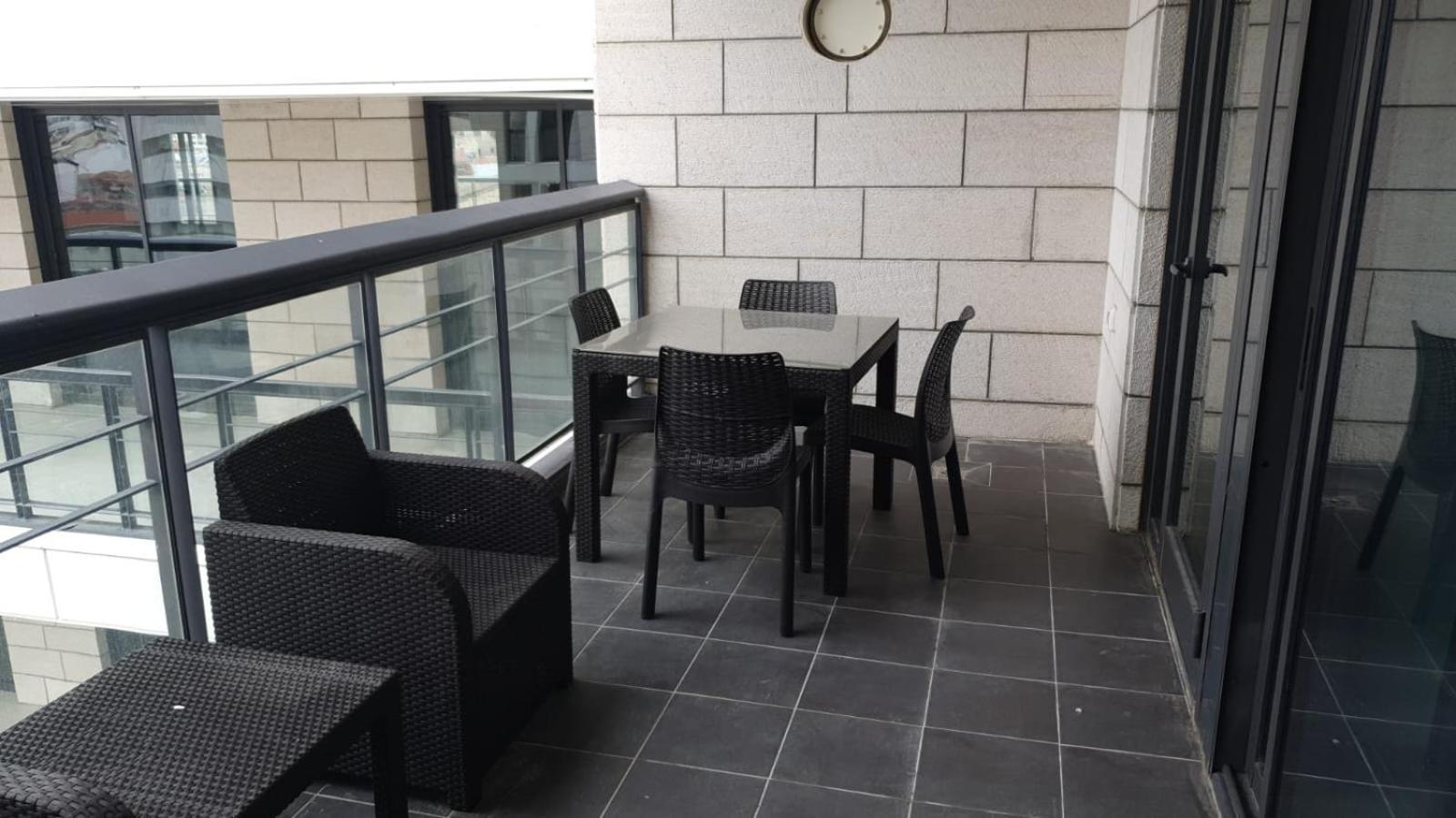 Jtower Royal Suites - Alefimmoed Jerusalem Exteriör bild